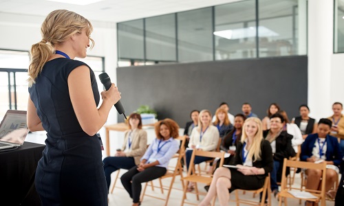 immagine “Apprendimento degli adulti e personalizzazione: politiche, orientamento e competenze per l’occupabilità nell’era digitale” 